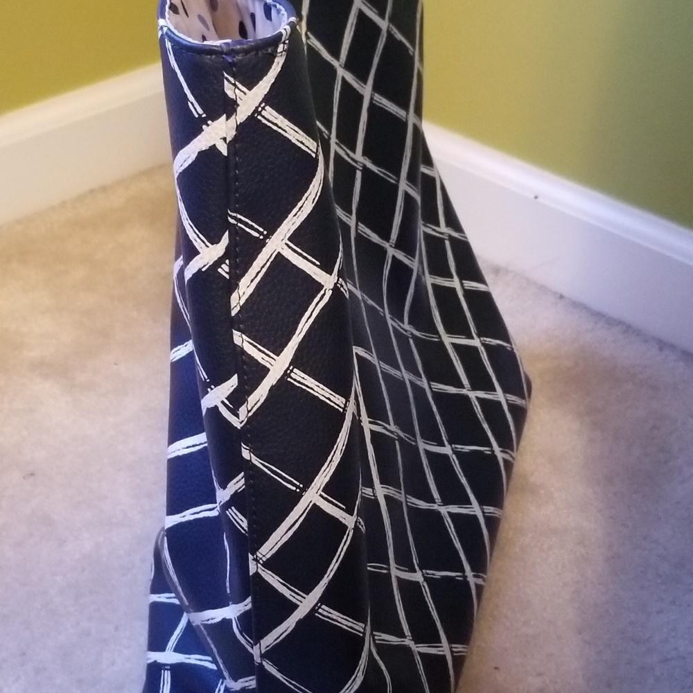 Thirty-One - Picture 3 of 3